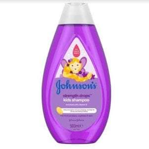 JOHNSON'S® Strength Drops Kids Shampoo Το Strength Drops Kids Shampoo έχει σύνθεση εμπλουτισμένη με βιταμίνη E και καθαρίζει τα μαλλιά ενισχύοντας τη δύναμή τους και εμποδίζοντας το σπάσιμό τους, χαρίζοντας υγιή όψη. Συσκευασία 500ml. ΠΛΤ: 4,49€