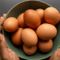 Τα αβγά δεν ανεβάζουν την χοληστερίνη, τι δείχνει νέα έρευνα